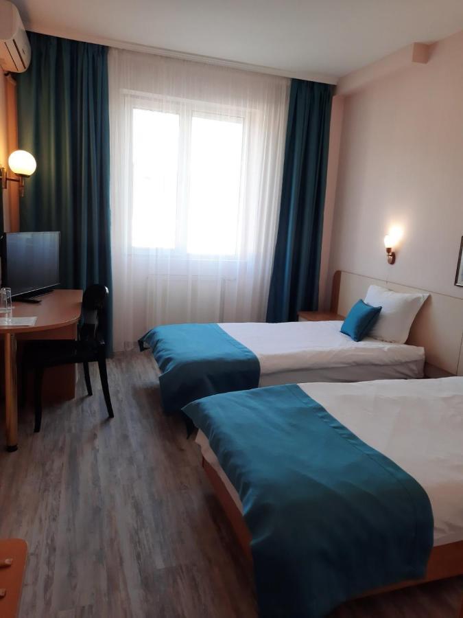 Hotel Balkan Gabrovo Exterior photo