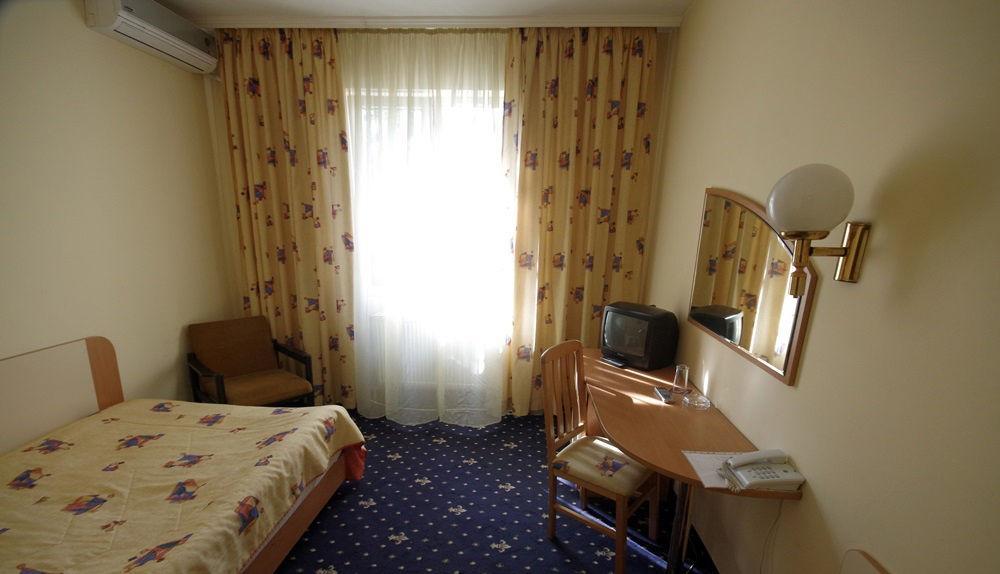 Hotel Balkan Gabrovo Exterior photo
