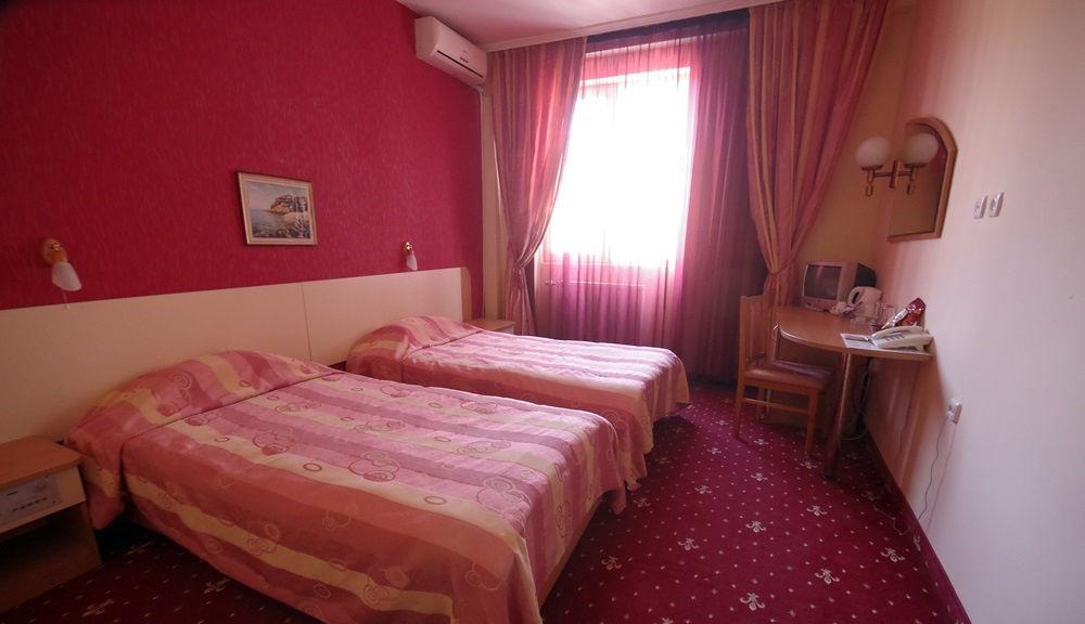 Hotel Balkan Gabrovo Exterior photo